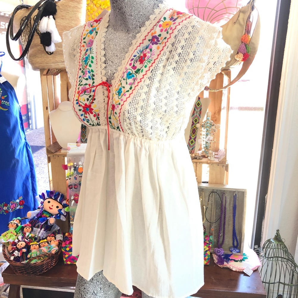 Mexican Embroidered Top Cream Multicolor Floral - Picture 4 of 6